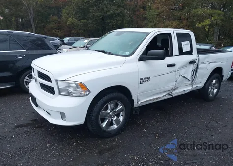 2019 Ram 1500 Classic Express 4X4 6'4 Box z USA, uszkodzony, nr VIN 1C6RR7FG7KS504201